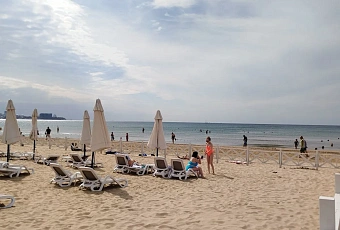 Черное море на пляжах популярных курортов Краснодарского края остыло до +20 градусов