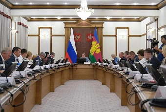 Заседание краевой комиссии по делам несовершеннолетних прошло в Краснодаре