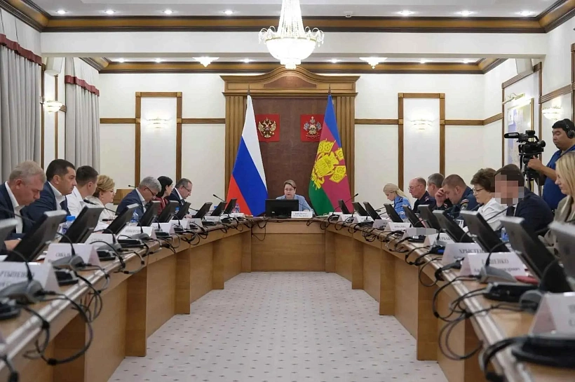 Заседание краевой комиссии по делам несовершеннолетних прошло в Краснодаре