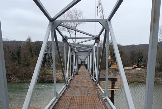 В туапсинском селе Лермонтово открыли временный пешеходный мост через Шапсухо