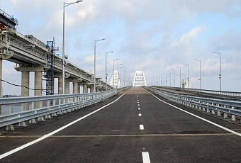 Запуск движения грузовиков по Крымскому мосту отложили