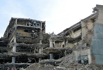 13-этажный дом развалился в Александрии