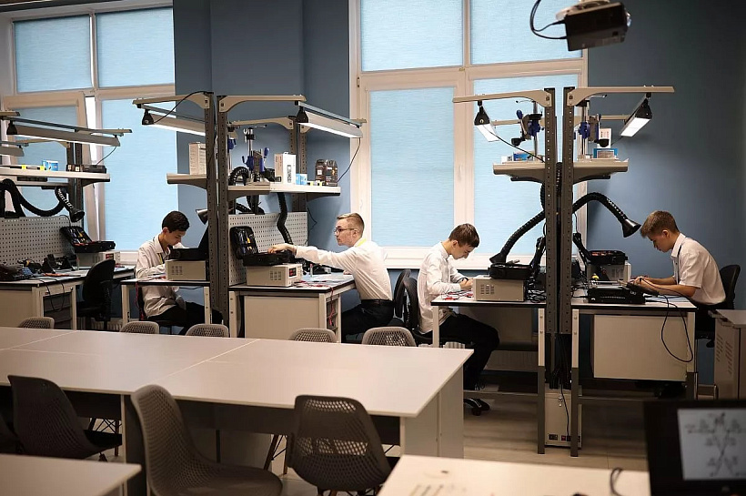 В Усть-Лабинске открыли IT-колледж с фокусом на ИИ и робототехнику