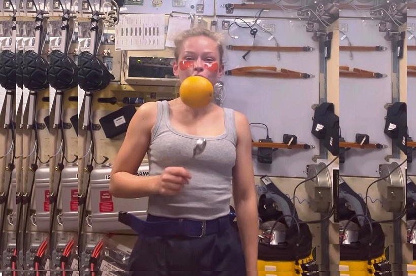 Апельсин чешется: Юля Пересильд стала выкладывать в Сеть свои эротические фото из космоса