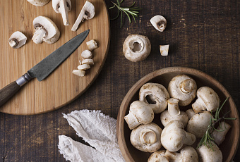 Лучше не рисковать: покупка грибов на стихийном рынке может быть опасна