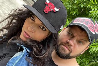 А директору – Слава: в Сети гадают, был ли секс у певицы со своим творческим руководителем