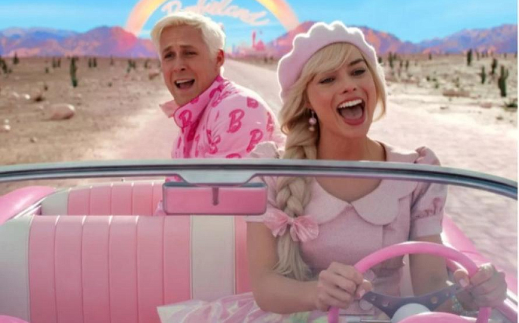 Кабриолет Барби и Кена заметили на улицах российского города