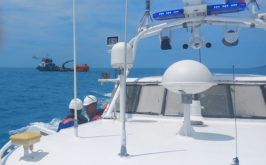 Работа по плану: терминал КТК изучает часть дна на взрывооопасные предметы