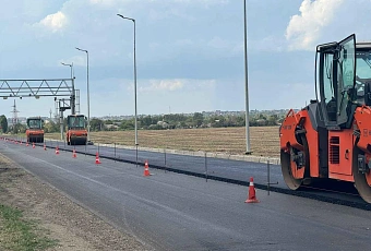 Дорогу в Усть-Лабинском районе ремонтируют по нацпроекту