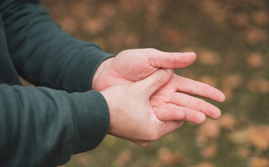 Опасная привычка: не стоит хрустеть пальцами лишний раз