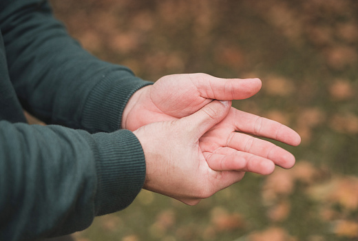 Опасная привычка: не стоит хрустеть пальцами лишний раз