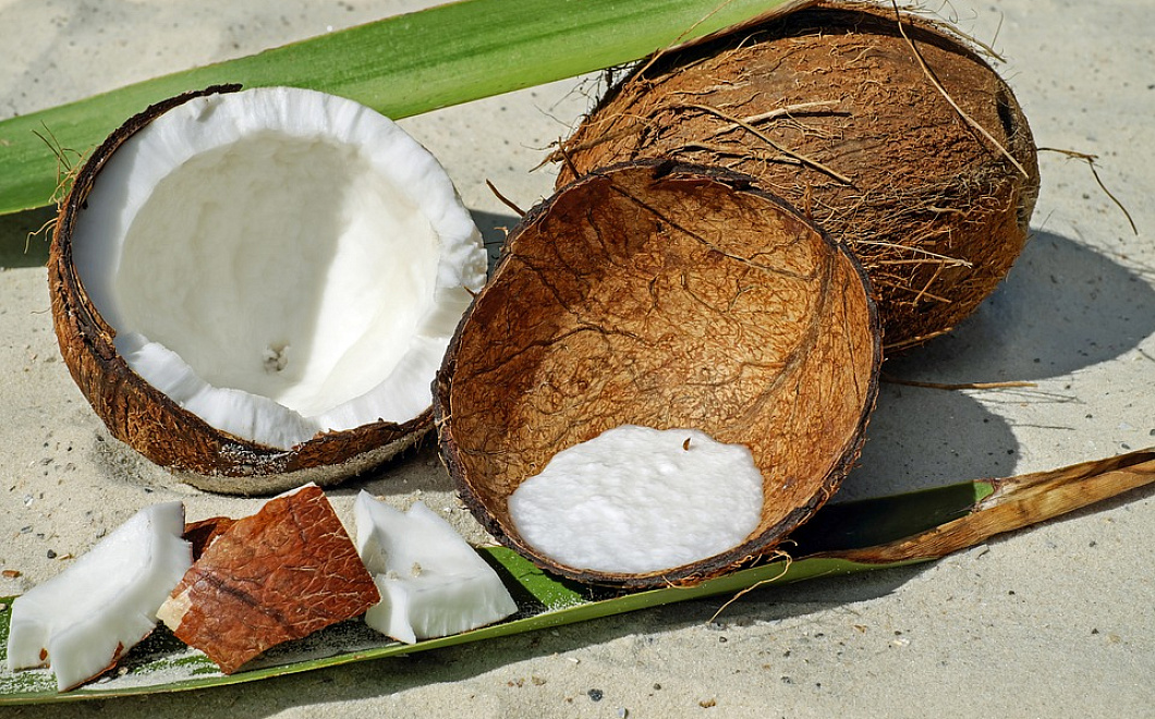 Как можно использовать кокосовое масло для ухода за полостью рта 