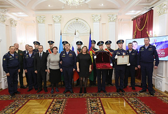Семье героя СВО Алексея Неверова вручили высшую государственную награду
