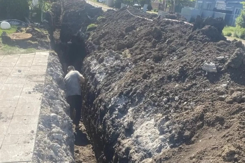 В Приморско‑Ахтарске продолжают обновлять водопроводные сети по нацпроекту
