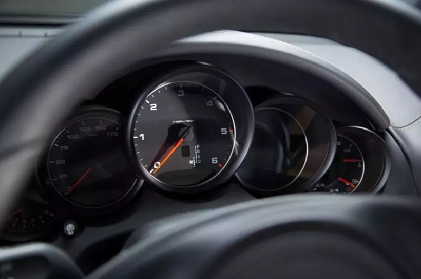 Минпромторг сохранит доступность массовых автомобилей при изменении утильсбора