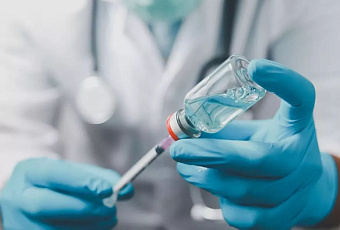 Лечение рака отечественной мРНК-вакциной начнется в России осенью