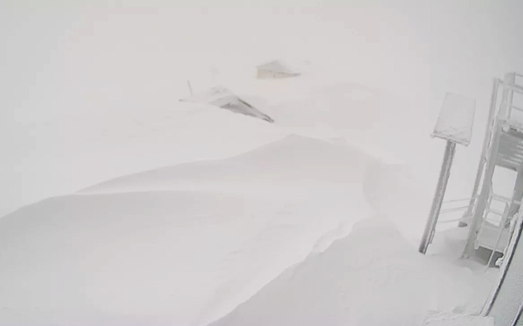 Двухметровые сугробы и до 215 см снега: горы Сочи завалило в канун Нового года