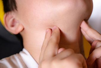 Больше никакой ангины: два способа закаливания горла