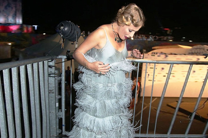 «Отлепитесь, упыри»: Ксения Собчак просит подписчиков не надувать ей живот