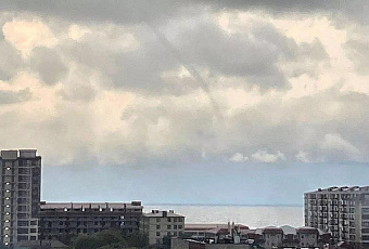 Смерч над Черным морем у берегов Анапы сняли на видео