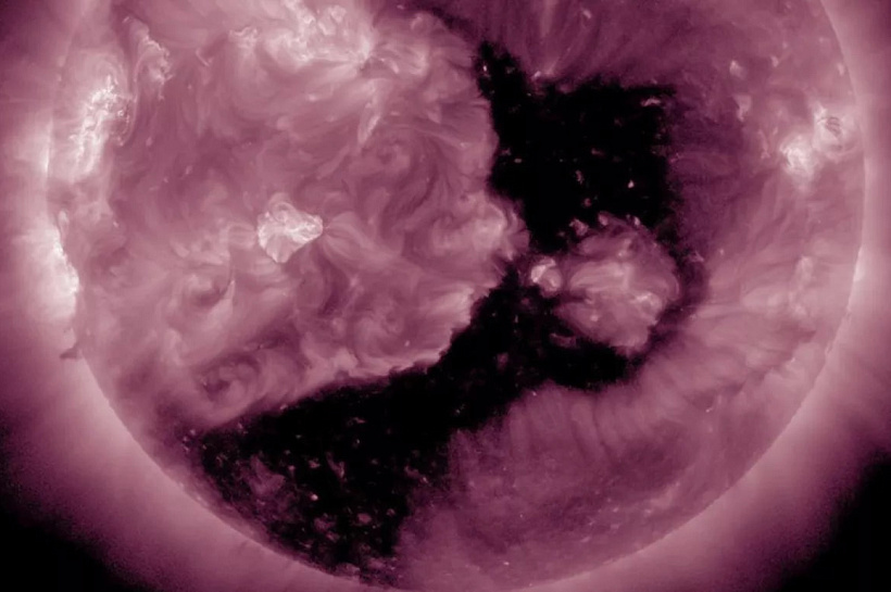 Корональная дыра на Солнце спровоцирует затяжные магнитные бури на Земле