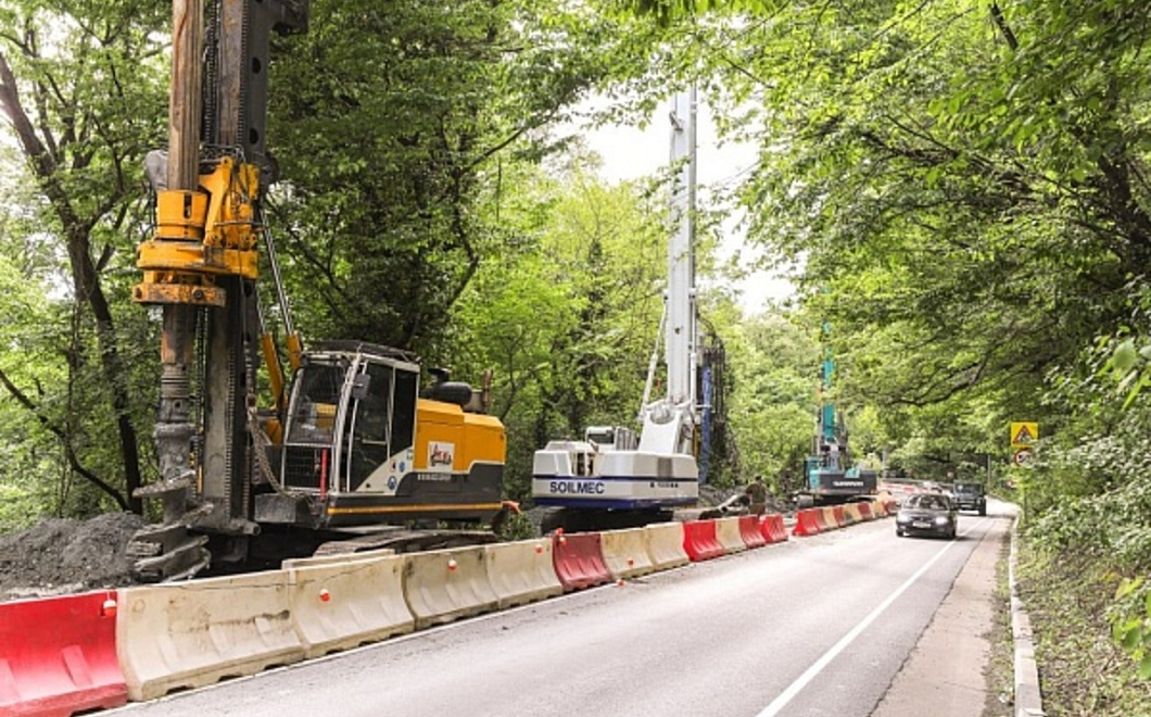 Работы на оползневом участке трассы в Нижнем Учдере планируют завершить до Нового года