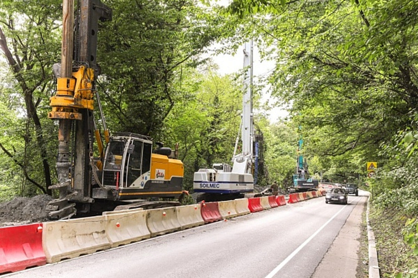 Работы на оползневом участке трассы в Нижнем Учдере планируют завершить до Нового года