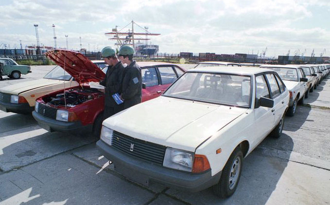 «Москвич» по-китайски: автоэксперт рассказал, какой автомобиль советского бренда будут выпускать на бывшем заводе Renault