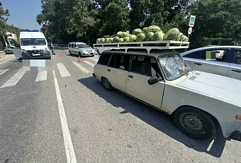 Смертельное ДТП в Дивноморском: груженый арбузами «ВАЗ‑2104» сбил пешехода