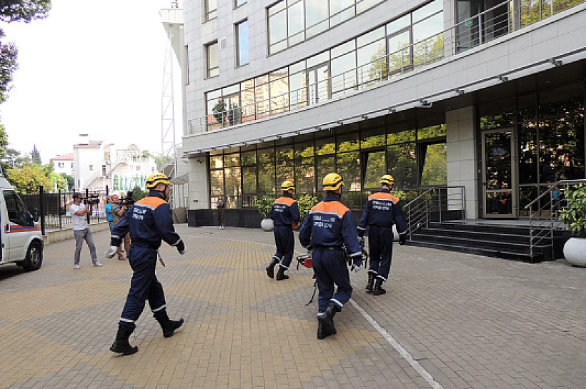 Сочинские спасатели провели комплексные учения по ликвидации последствий техногенной ЧС 