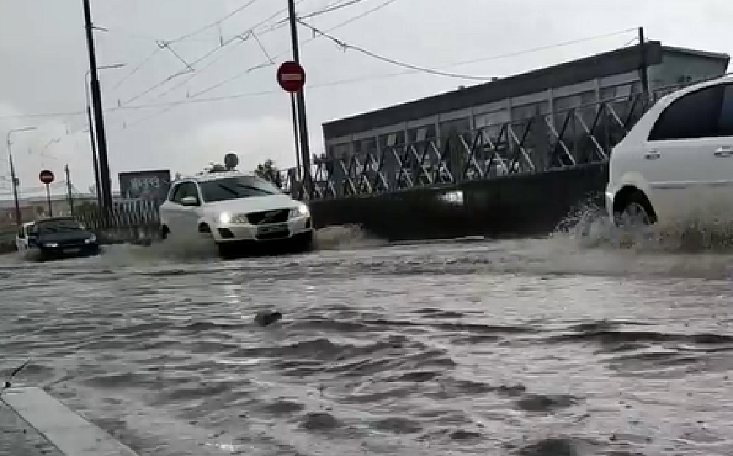 Мощный ливень окатил Краснодар 