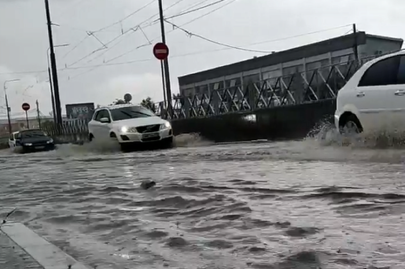 Мощный ливень окатил Краснодар 