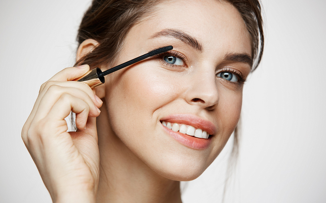 Цена выразительного взгляда: чем может быть опасна тушь