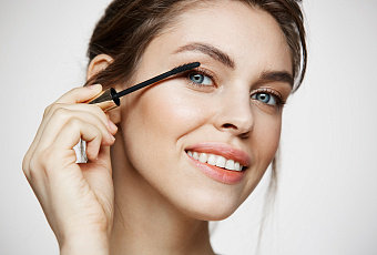 Цена выразительного взгляда: чем может быть опасна тушь