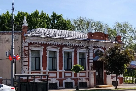 Кровлю старинного здания отреставрировали в Краснодаре
