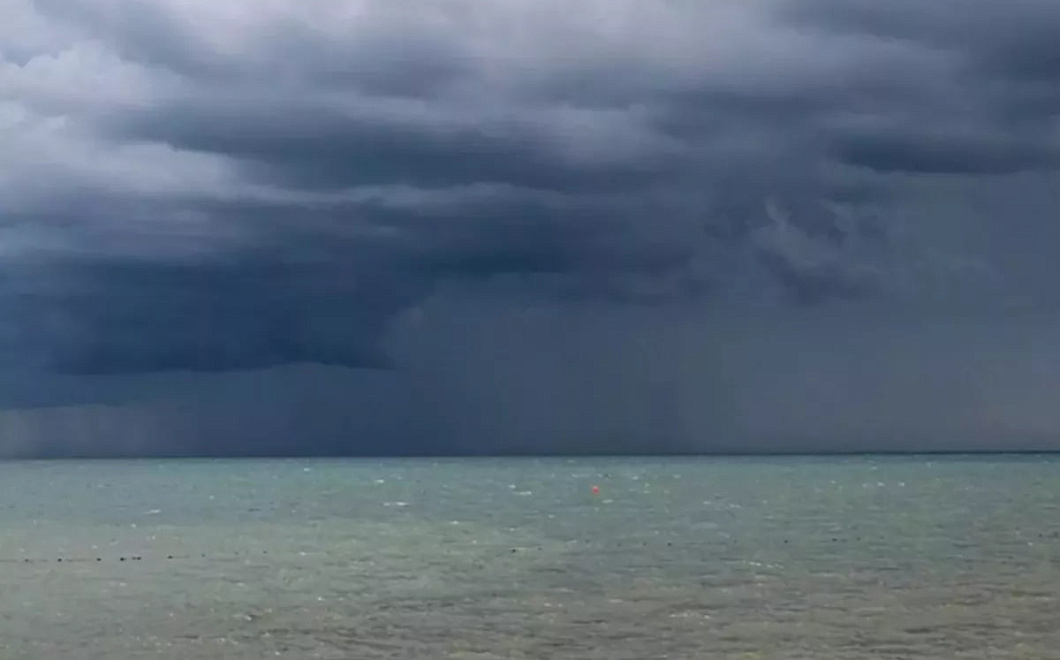 Штормовое предупреждение объявлено в Сочи 18-19 сентября из-за ливней