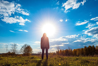 На Солнце произошло 17 мощных вспышек за сутки: влияние на Землю ожидается
