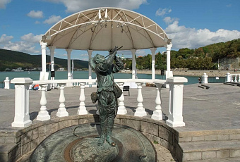 Абрау-Дюрсо возглавил топ-10 дорогостоящих направлений для отдыха в апреле с ценой ночи почти 11 тыс. рублей