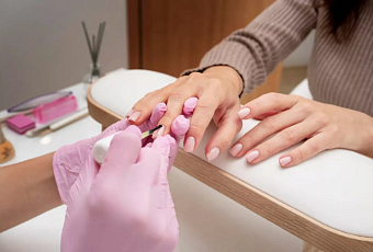  В России утвердили ГОСТ на маникюр: процедуры получили временные нормативы