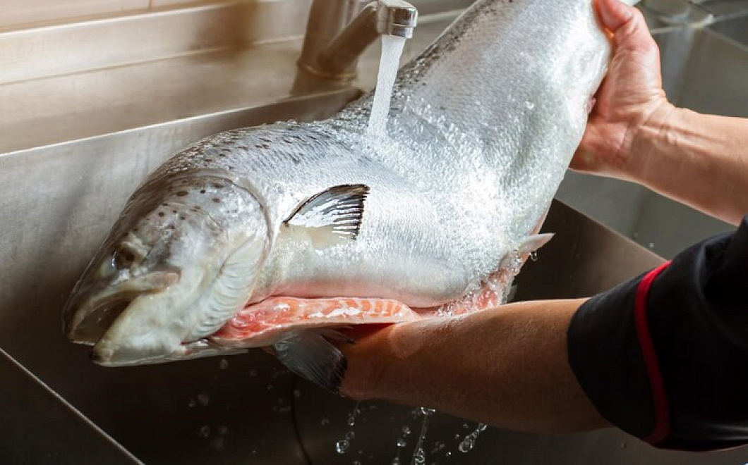 Как правильно мыть рис, рыбу и другие привычные нам продукты