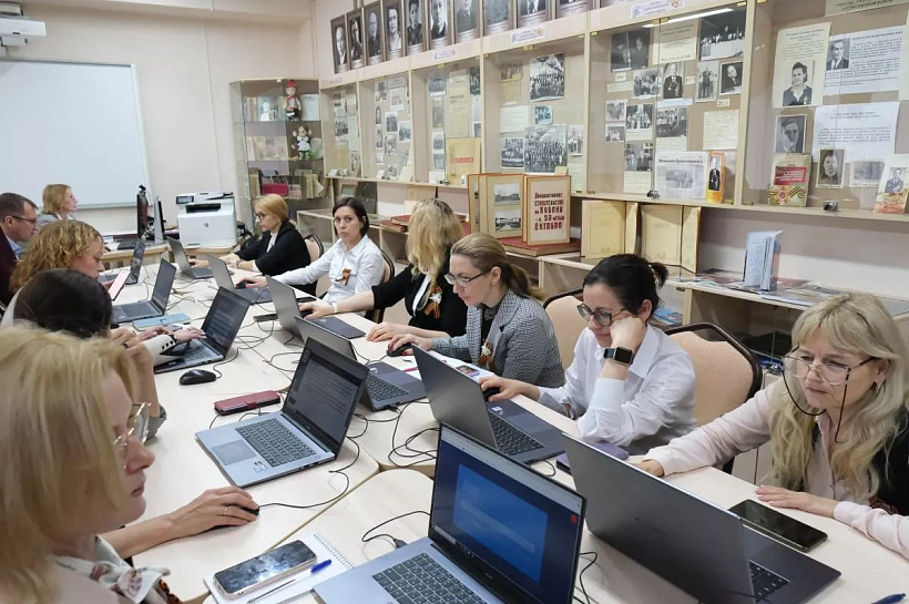 Четверть жителей Кубани используют нейросети в работе, 35% из них — ежедневно