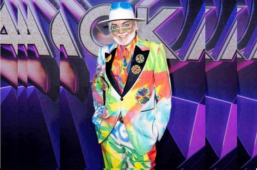 Количество пластических операций Филиппа Киркорова выдали две маленькие, аккуратно подбритые детали