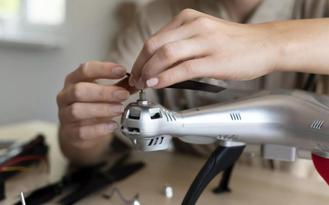 Российских школьников будут учить сборке и пилотированию дронов на уроках ОБЗР