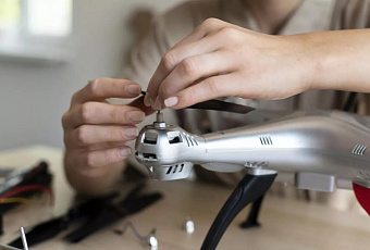 Российских школьников будут учить сборке и пилотированию дронов на уроках ОБЗР