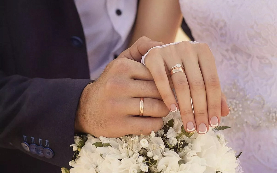 Ватикан запретил полигамию и полиаморию для католиков