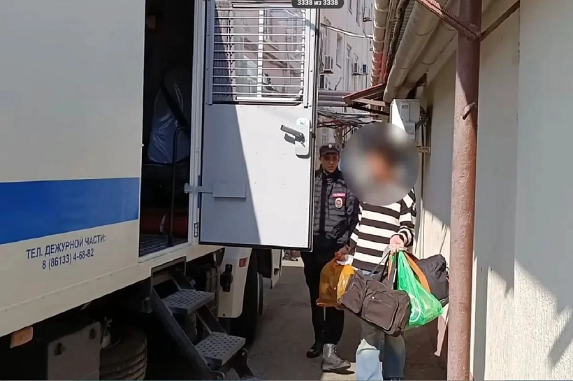 Студентка отдала мошенникам ключи от квартиры в Анапе. Полиция задержала сообщника аферистов