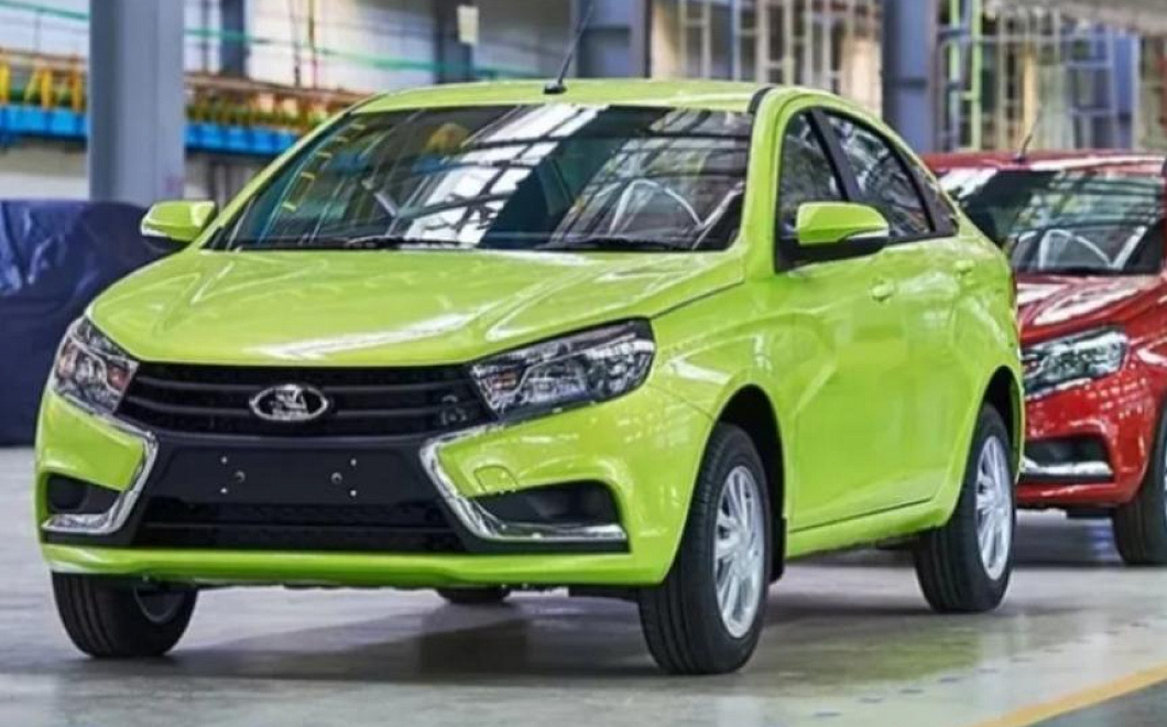 В Госдуме поддержали решение президента пересадить чиновников на отечественные машины