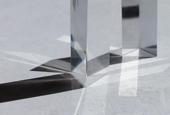 Microsoft представила технологию хранения 4,8 ТБ данных в стекле на 10 тысяч лет