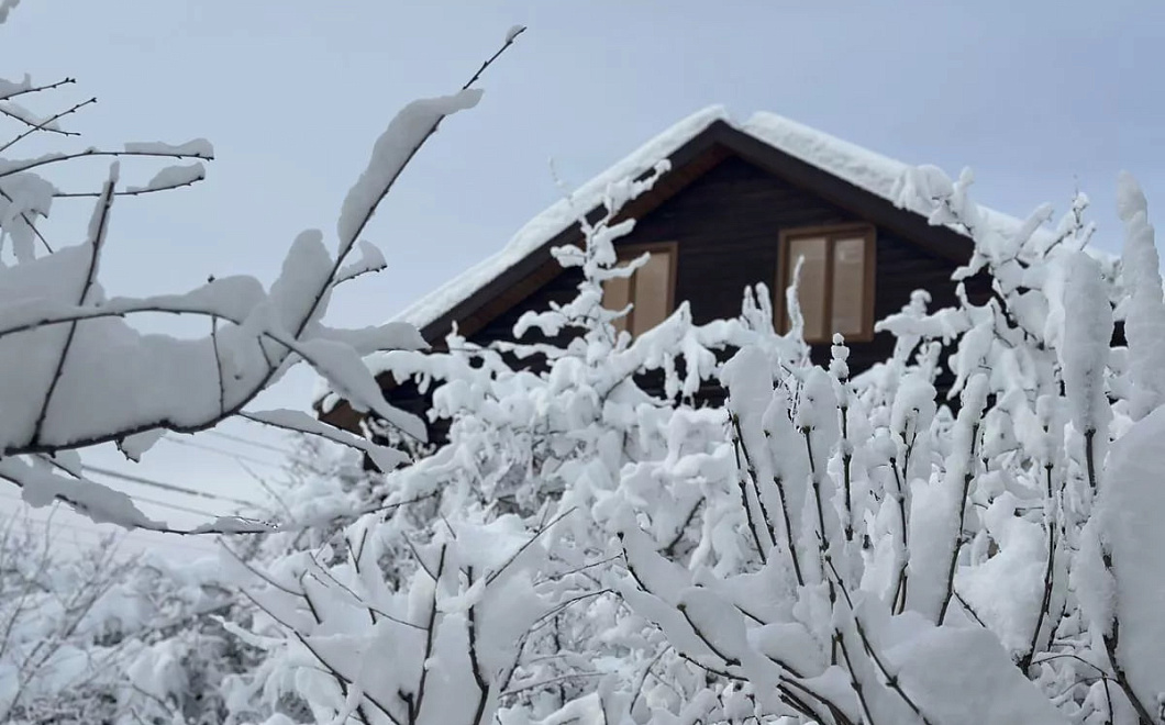 На Сочи надвигается непогода: мокрый снег и шторм с волнами до 2,5 метра