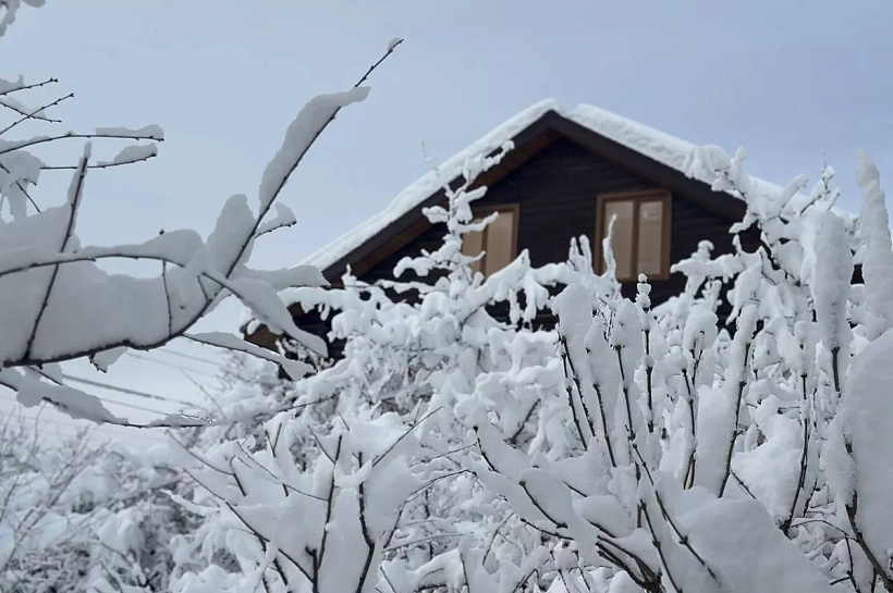На Сочи надвигается непогода: мокрый снег и шторм с волнами до 2,5 метра